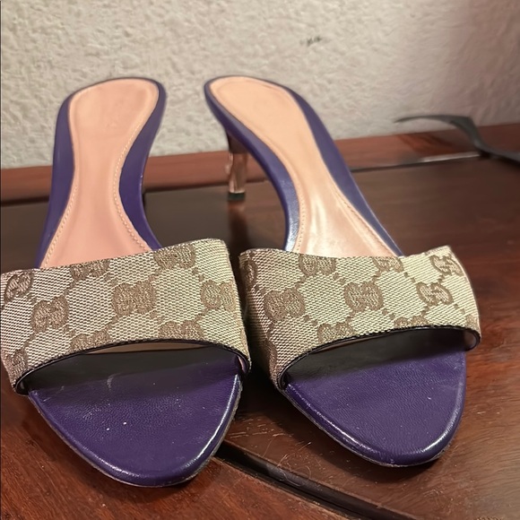 Gucci Purple and Tan Heels with Signature Monogram - Picture 1 of 5